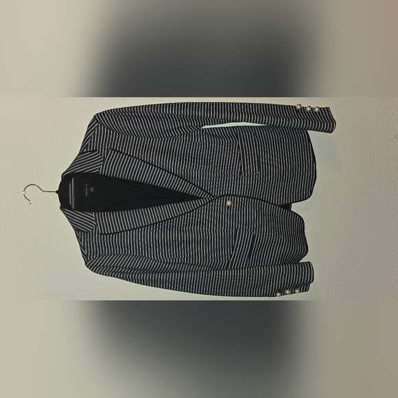 Ann taylor size 4 blazers made in Indonesia. - Picture 6 of 7